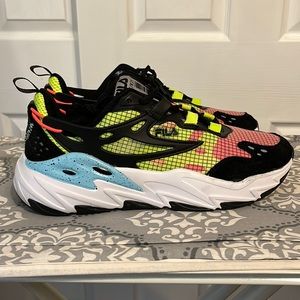 Multi-colorway Filas